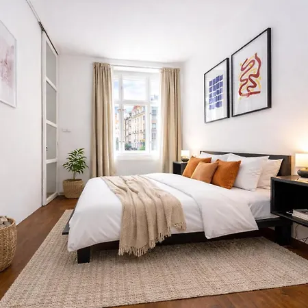 Charming And Affordable, Easy, Central, Walkable By Wishlist Prague